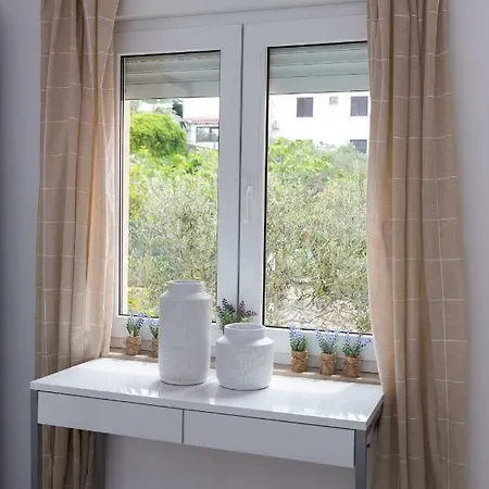 M&t Mirna Apartment Punat