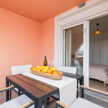 Apartman M&t Mirna *